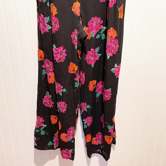 Torrid Black Floral Off the Shoulder Jumpsuit Size 3X - Picture 3 of 9